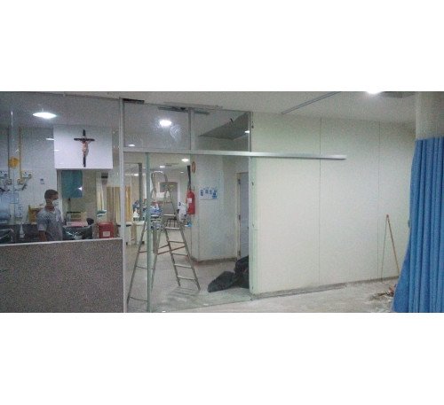 FECHAMENTO UTI COVID VIDRO FIXO + PORTA DE CORRER HOSPITAL